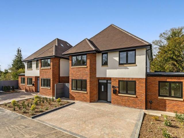 House for sale in Nork, Red Hill