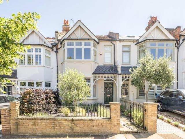 House for sale in East Sheen, Greater London