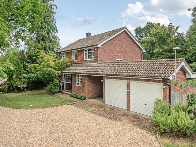 House for sale in Fleet, Hart