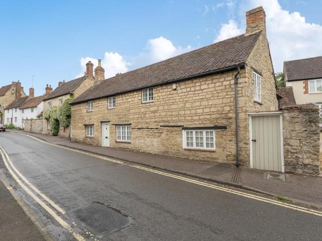House for sale in Berrick Salome, Oxfordshire