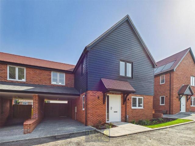 House for sale in Navestock Side, Essex