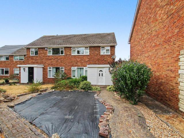 House for sale in Maypole, Dartford