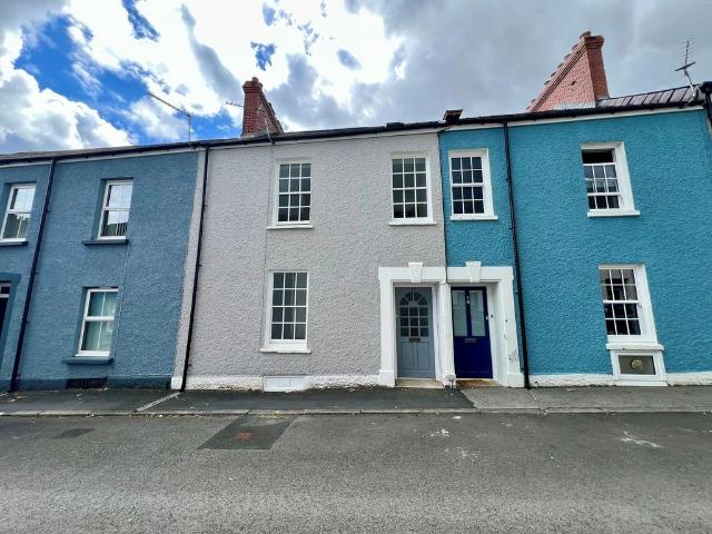 House for sale in Carmarthen, Wales