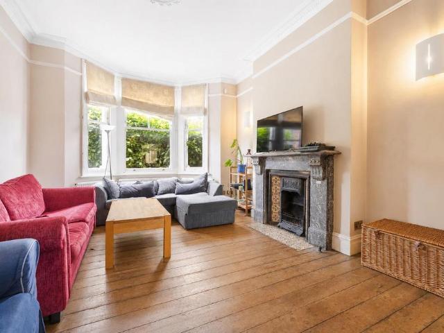 House for sale in Clapham, Greater London