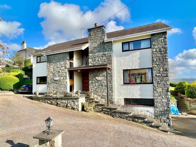 House for sale in Trofarth, Wales
