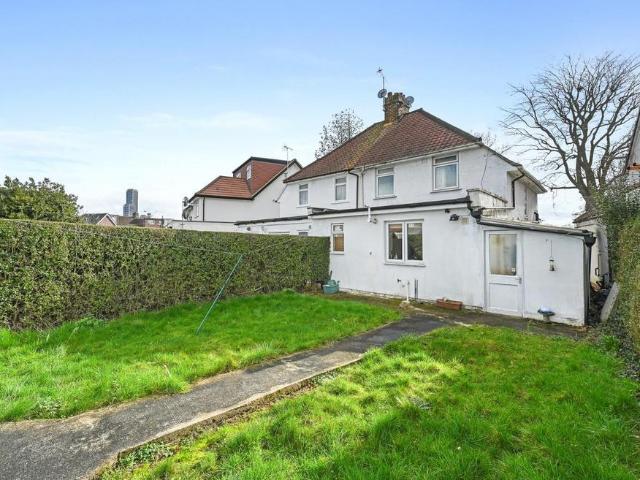House for sale in London Borough of Ealing, Park Royal