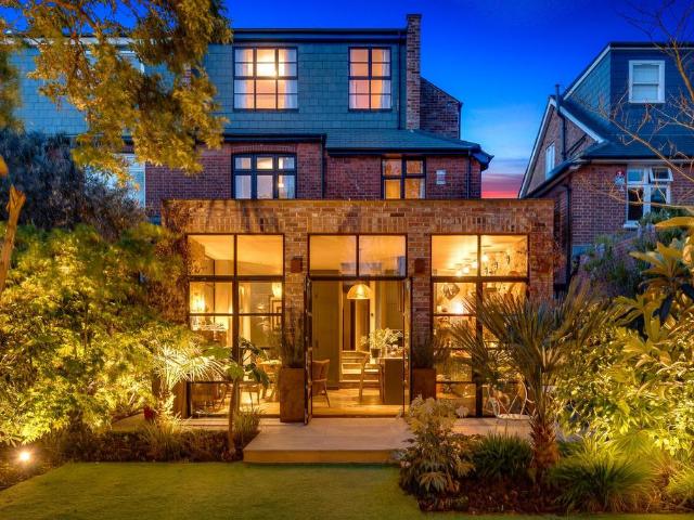 House for sale in Harlesden, Greater London