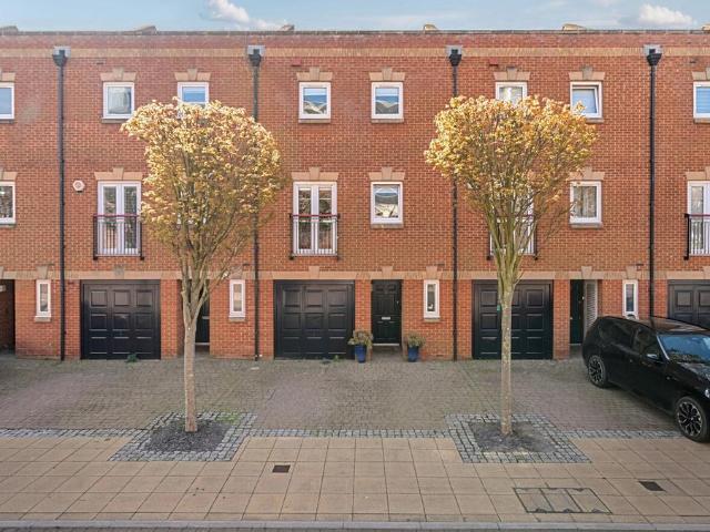House for sale in Portsea, City Of Portsmouth
