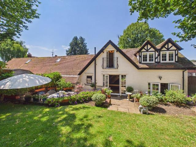 House for sale in Chepping Wycombe, Loudwater