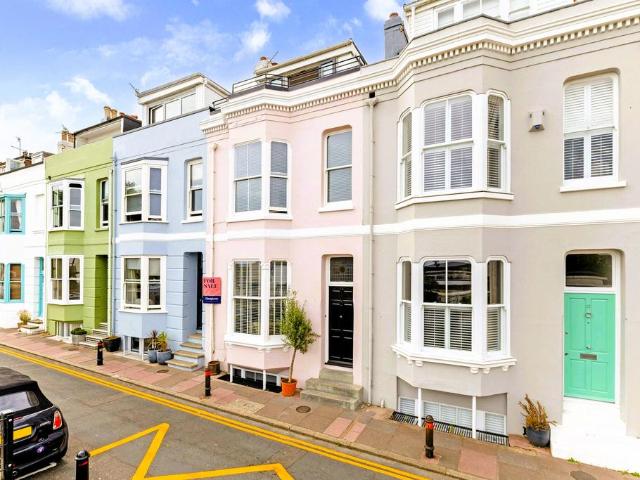 House for sale in Round Hill, Brighton & Hove