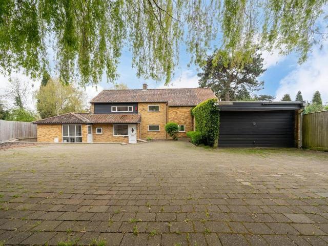 House for sale in Almondsbury