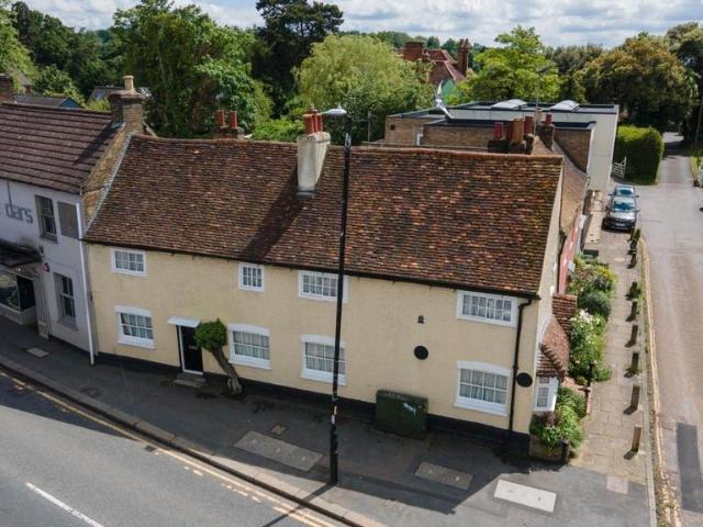House for sale in Bushey