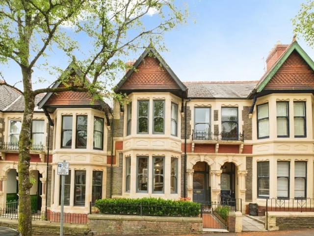 House for sale in Plasnewydd, Falcon Lodge