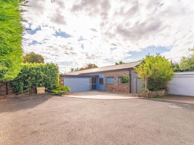 Bungalow for sale in Royal Borough of Kingston upon Thames, Greater London