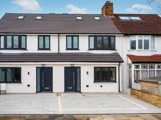 House for sale in Whitton, Greater London