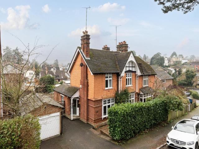 House for sale in Tower Hill, Pachesham Park
