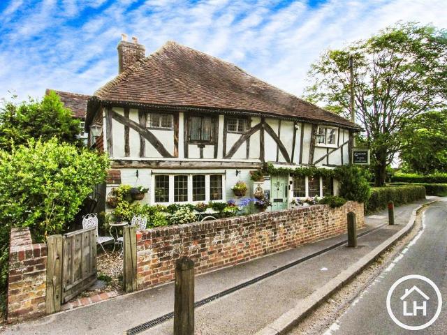 House for sale in Oad Street, Kent