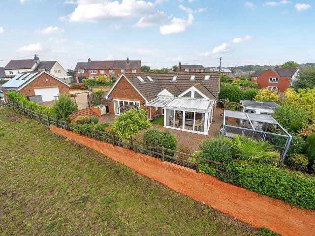 House for sale in Ashmore Green, Cold Ash