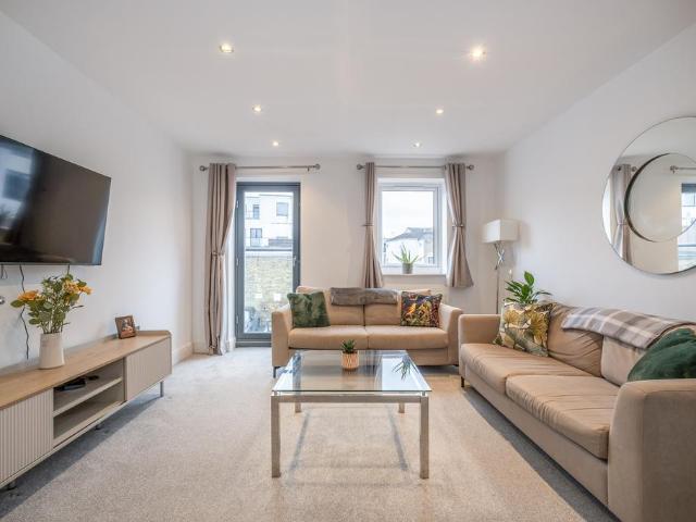 House for sale in Earlsfield, Greater London