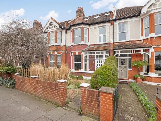 House for sale in London Borough of Lewisham, Lower Sydenham