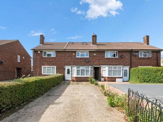 House for sale in Yeading, Greater London