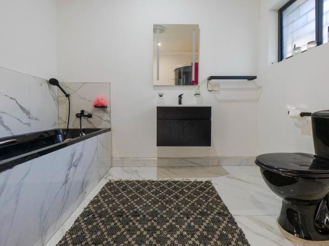 House for sale in Amanzimtoti, Kwazulu-natal