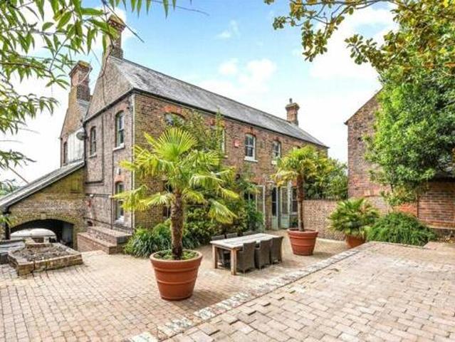 House for sale in Arundel, Clapham
