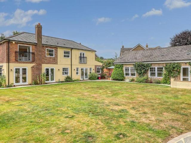 House for sale in Navestock Side, Essex