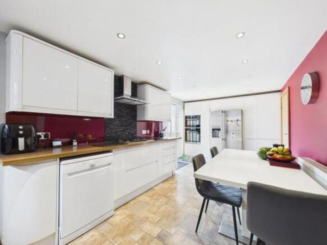 House for sale in Baildon, West Yorkshire