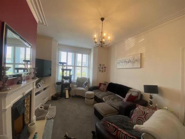 House for sale in Birkenshaw, West Yorkshire