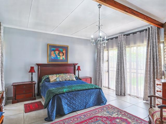 House for sale in Hartbeespoort Dam Nature Reserve, North West