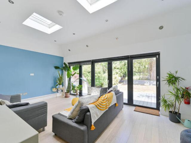 House for sale in Tooting Graveney, Greater London