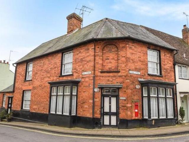 House for sale in Buckingham, Buckinghamshire