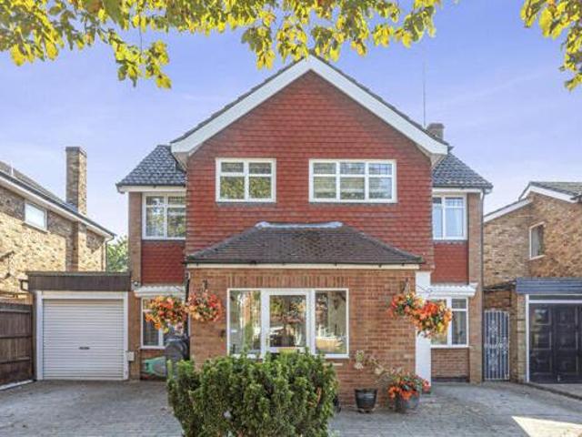 House for sale in Bushey