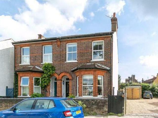 House for sale in Bushey
