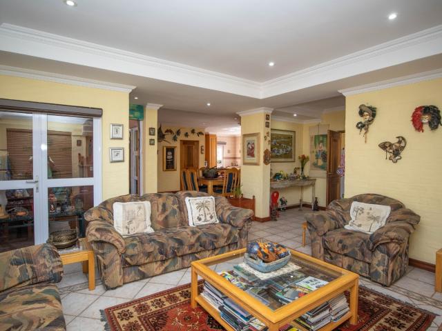 House for sale in Hartbeespoort Dam Nature Reserve, North West