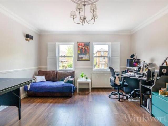 House for sale in Cat Hill