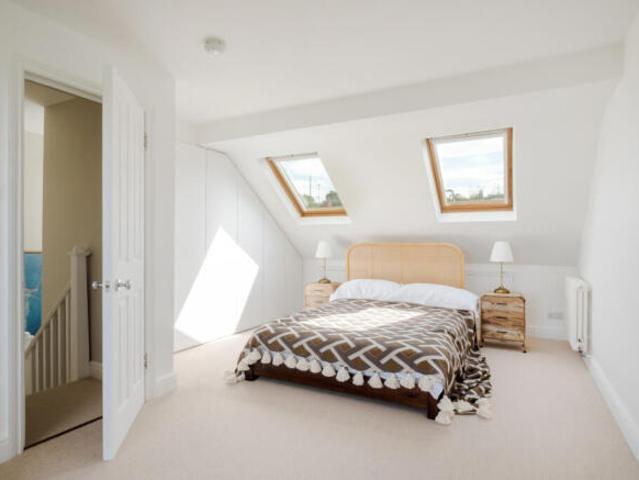 House for sale in Cat Hill