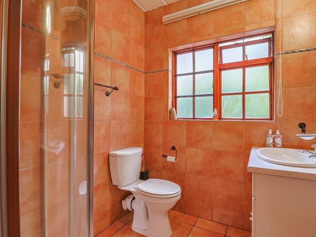 House for sale in Hartbeespoort Dam Nature Reserve, North West