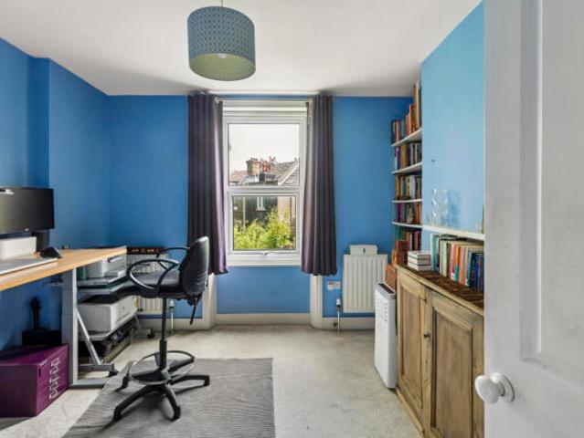 House for sale in Cat Hill