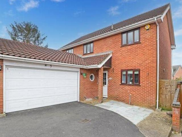 House for sale in Epping