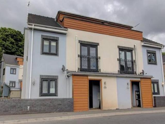 House for sale in Feckenham, City Of Bristol
