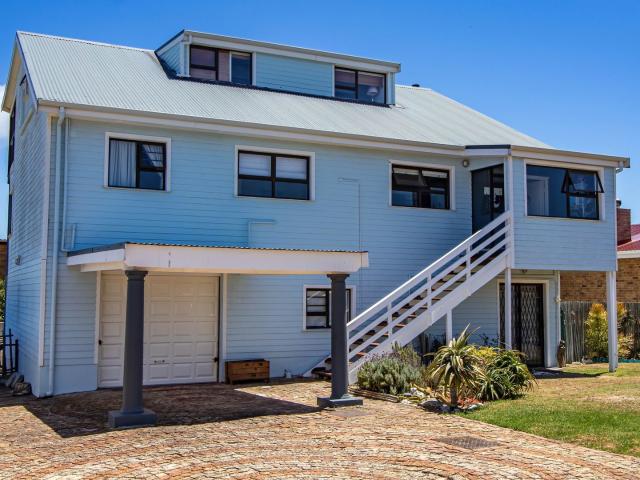 House for sale in Baardskeerdersbos, Western Cape