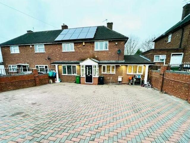 House for sale in Dixons Green, Dudley