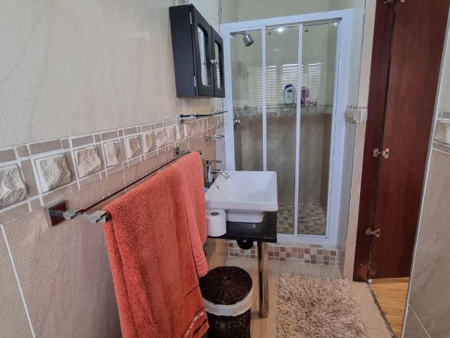 House for sale in Queensburgh, Kwazulu-natal