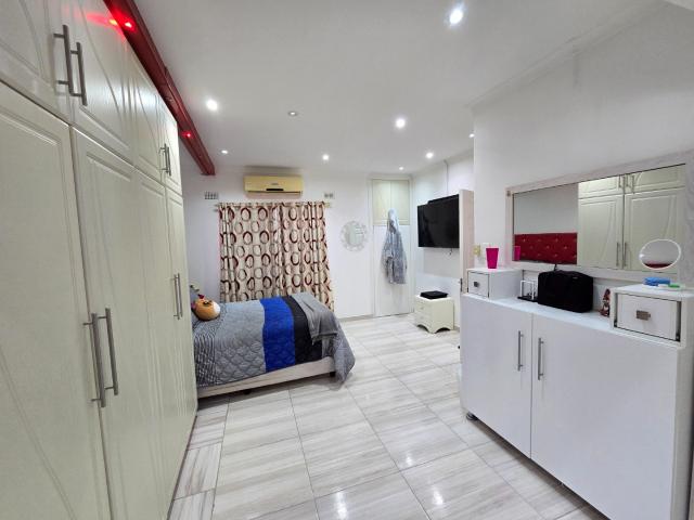 House for sale in Queensburgh, Kwazulu-natal