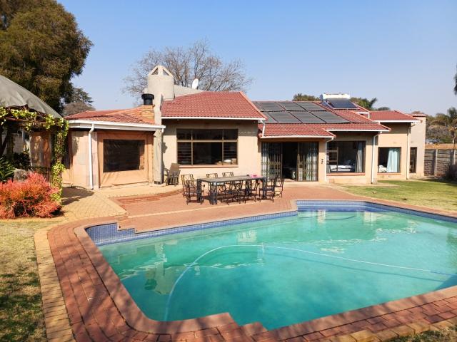 House for sale in Farrarmere, Ekurhuleni