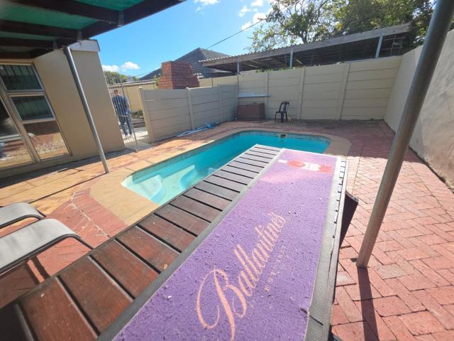 House for sale in Cape Town, Western Cape