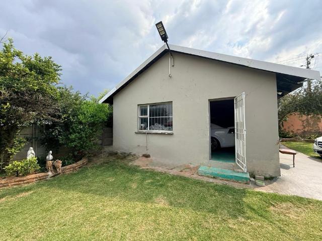 House for sale in Mohlakeng, Gauteng