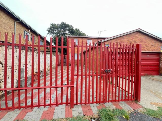 House for sale in Vosloorus, Gauteng